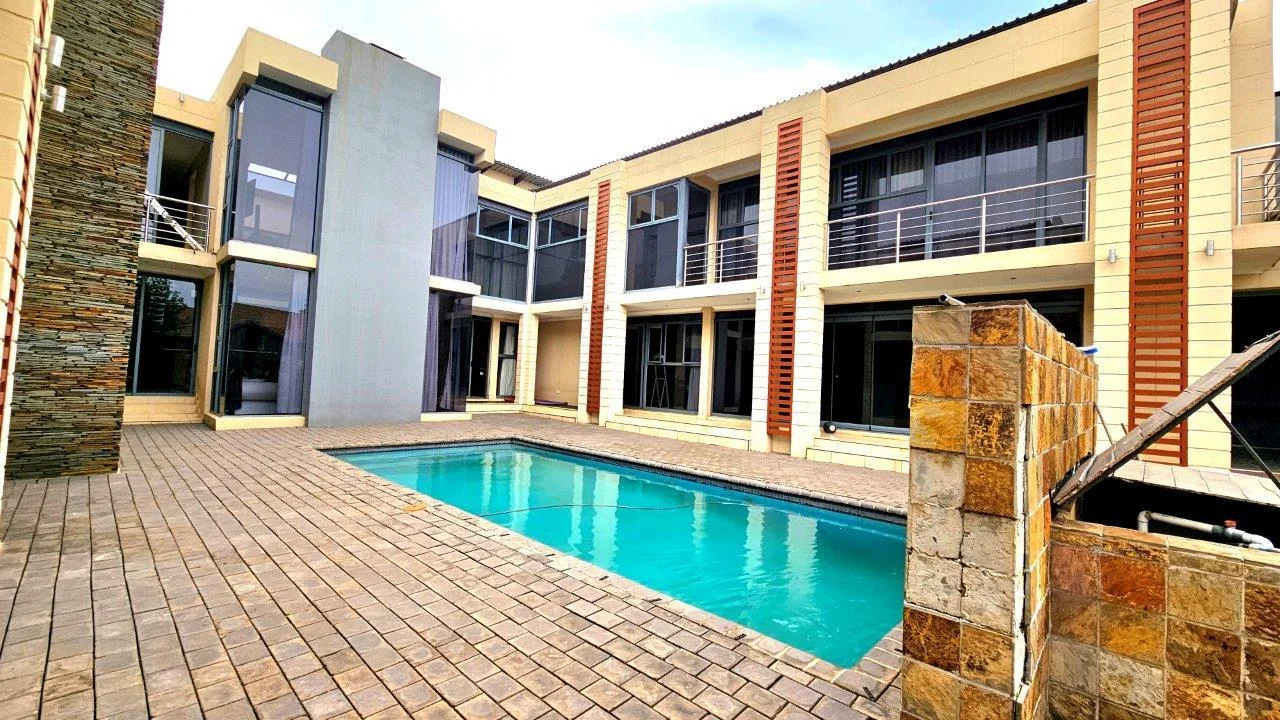 MIDLANDS GO-BIG-OR-STAY HOME RESIDENCE.