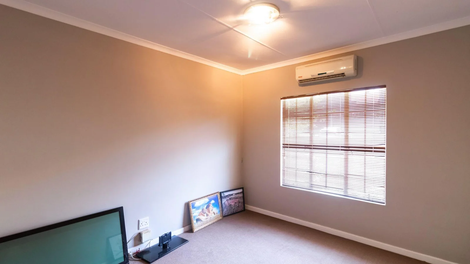 House, Three beds, Double garage, Two baths, Garden