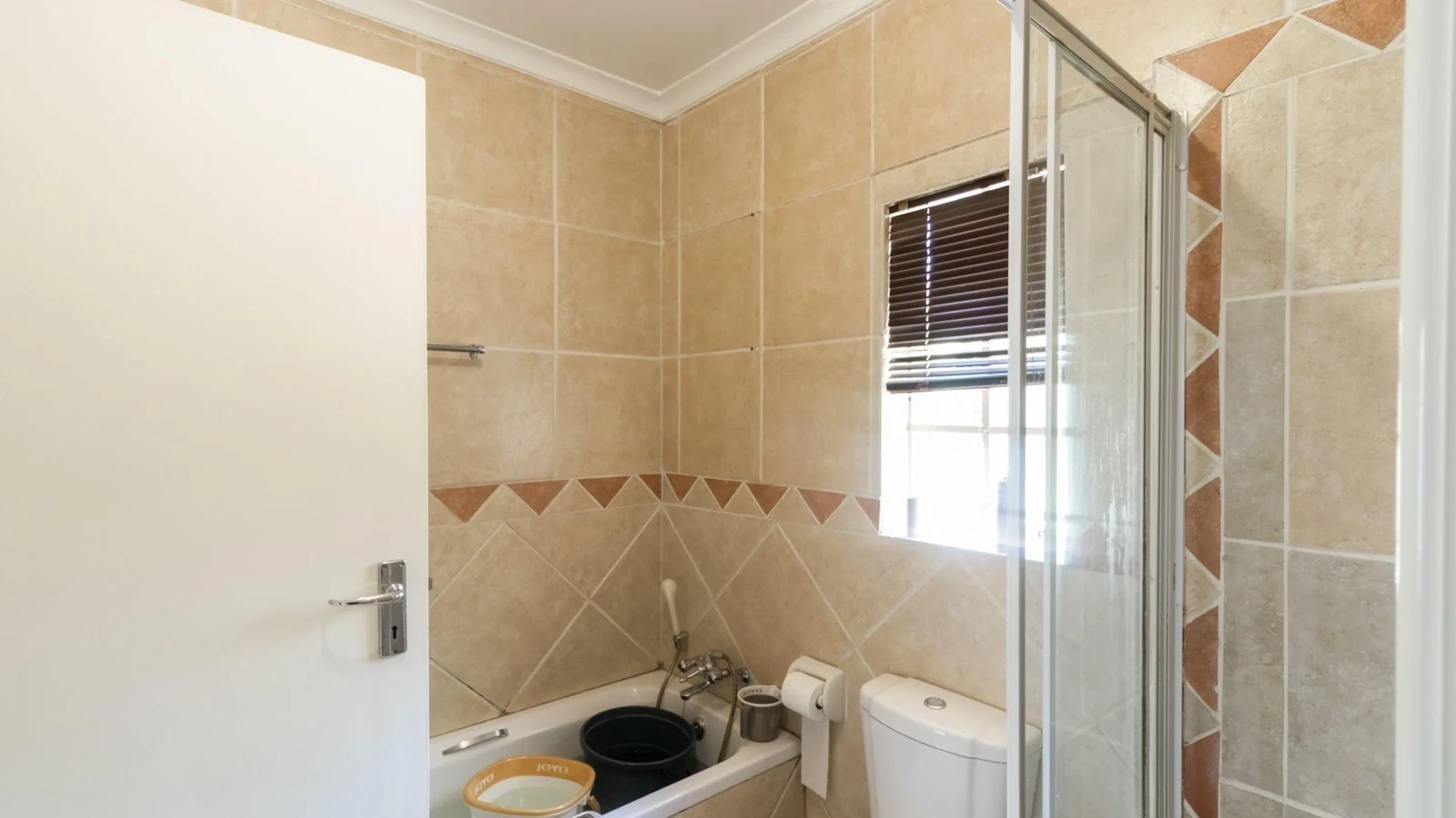 House, Three beds, Double garage, Two baths, Garden