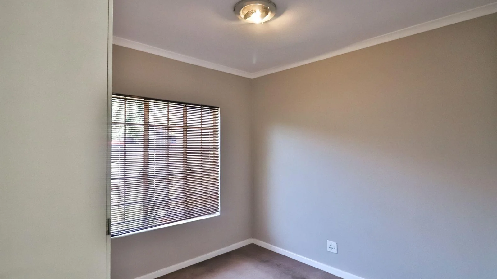 House, Three beds, Double garage, Two baths, Garden