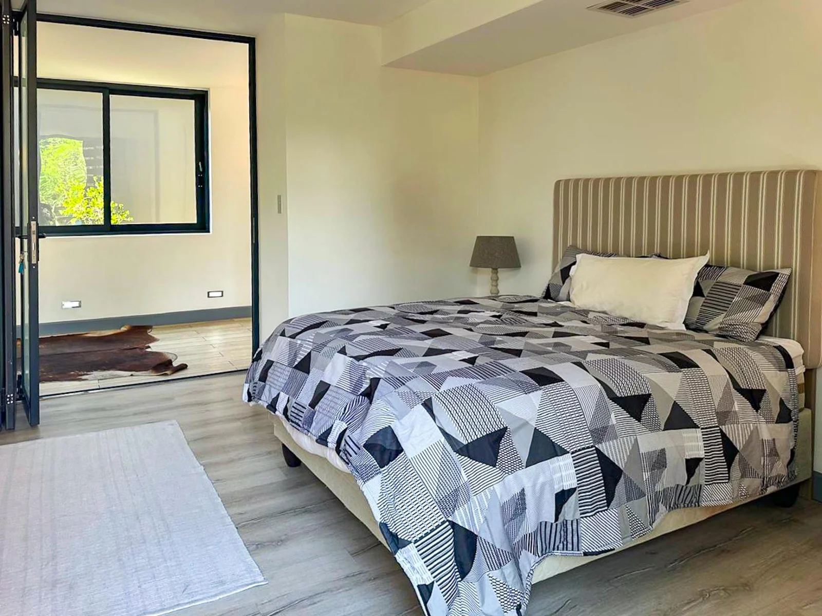 Modern Family Home with Luxury Finishes and Exceptional Features To Rent in Southdowns Estate