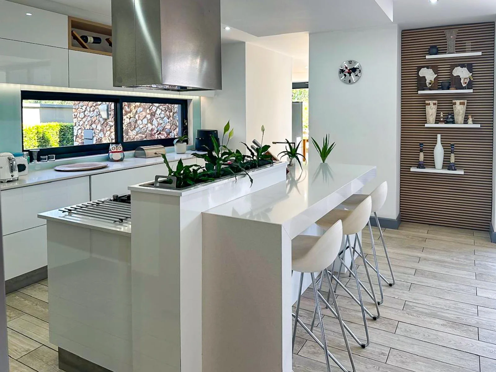 Modern Family Home with Luxury Finishes and Exceptional Features To Rent in Southdowns Estate