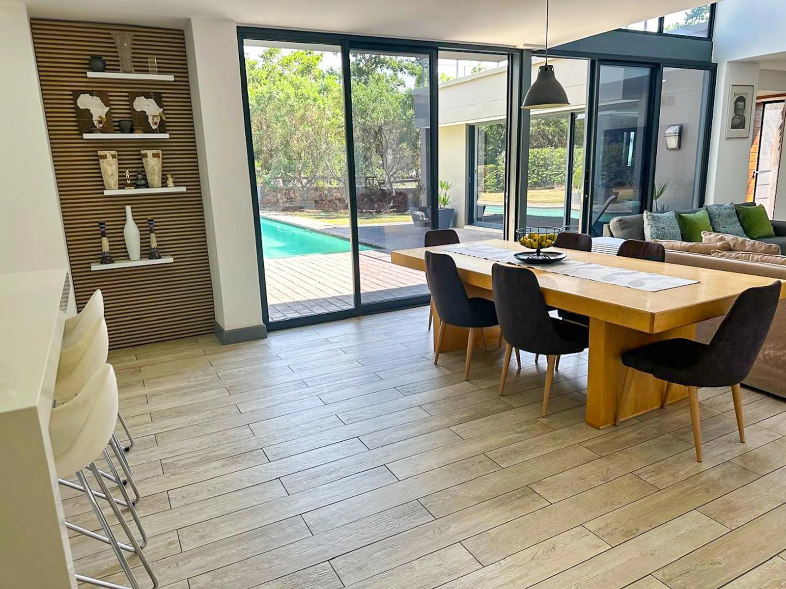 Modern Family Home with Luxury Finishes and Exceptional Features To Rent in Southdowns Estate