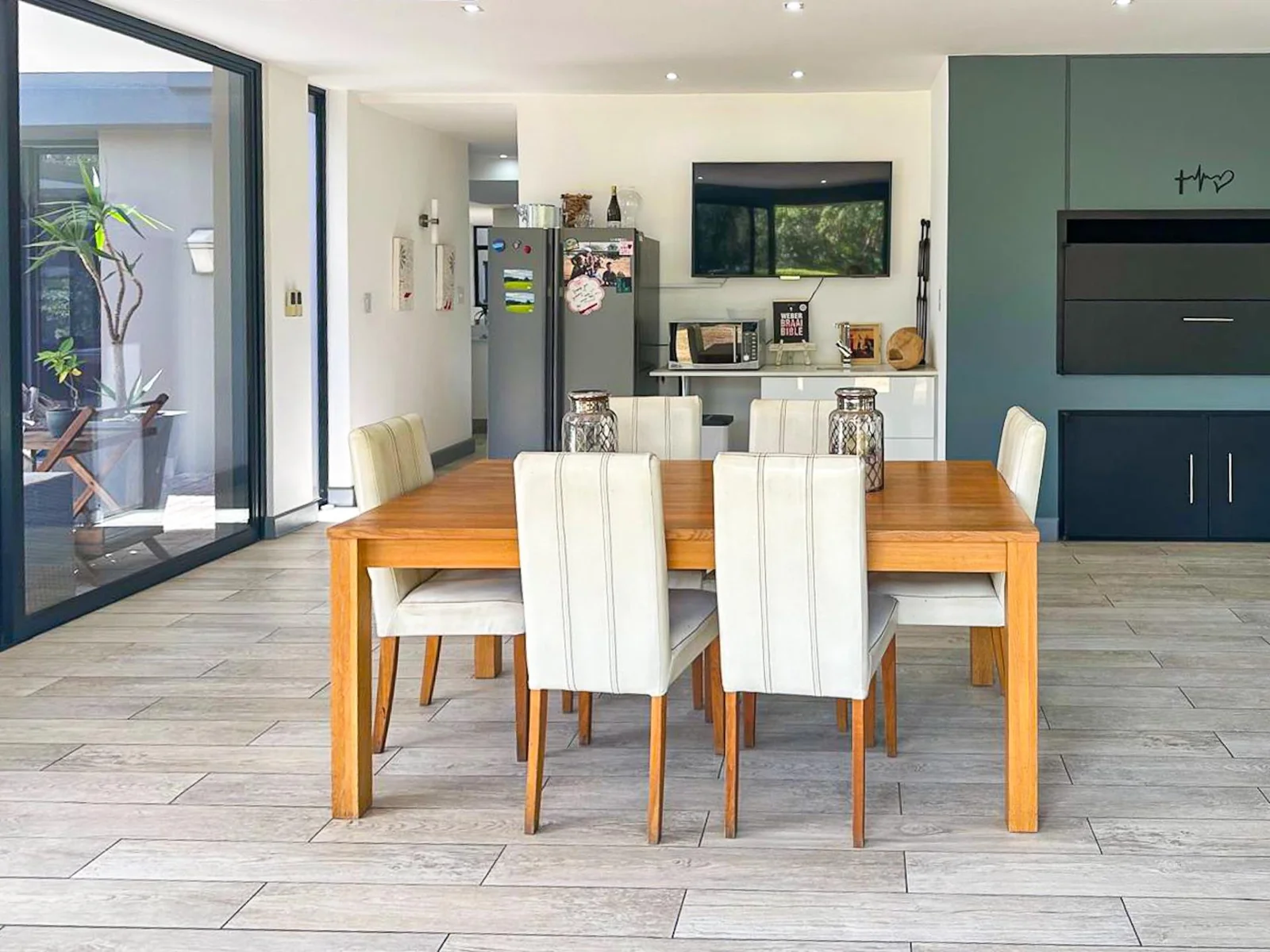 Modern Family Home with Luxury Finishes and Exceptional Features To Rent in Southdowns Estate