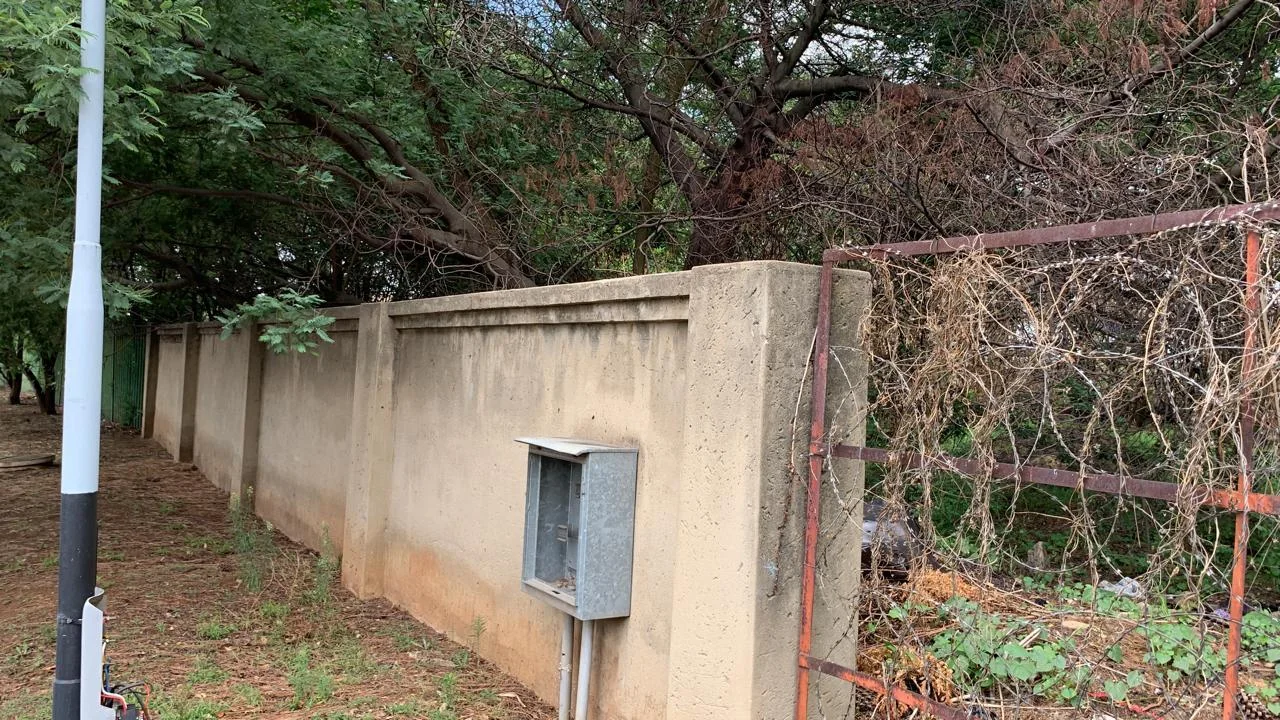 Prime Investment Opportunity: Vacant Land and Four Flats in Bedfordview