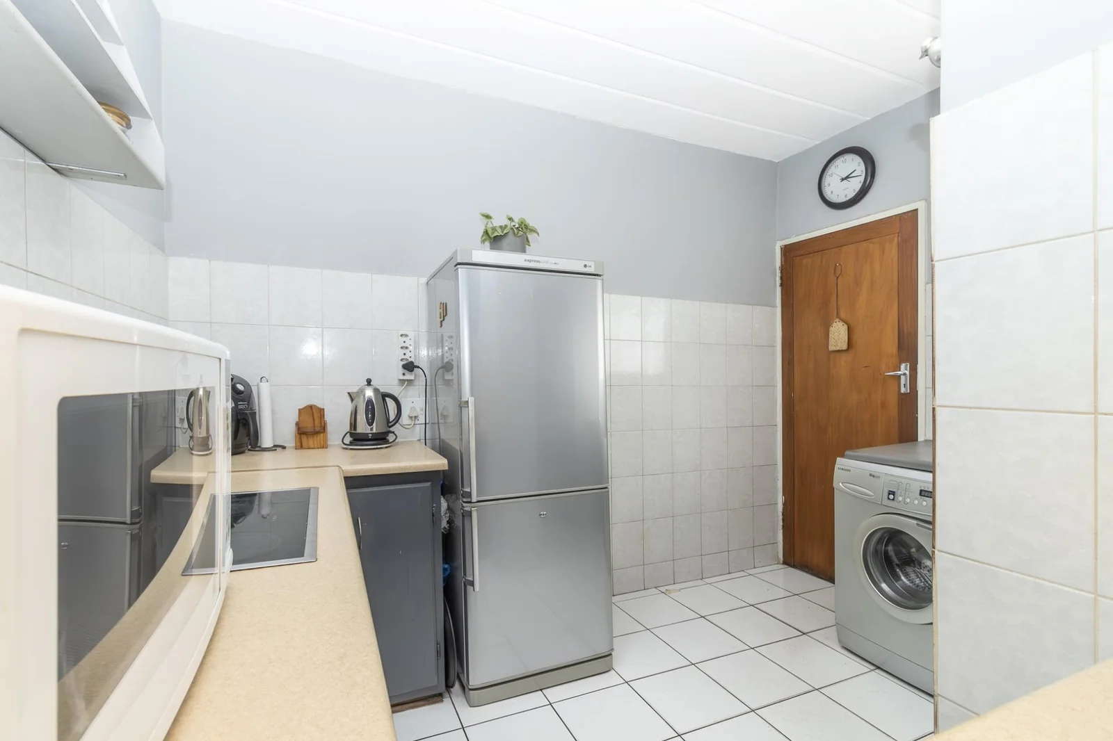 For Sale: 1 Bed, 1 Bath Pet-Friendly Ground Floor Apartment in Radiokop