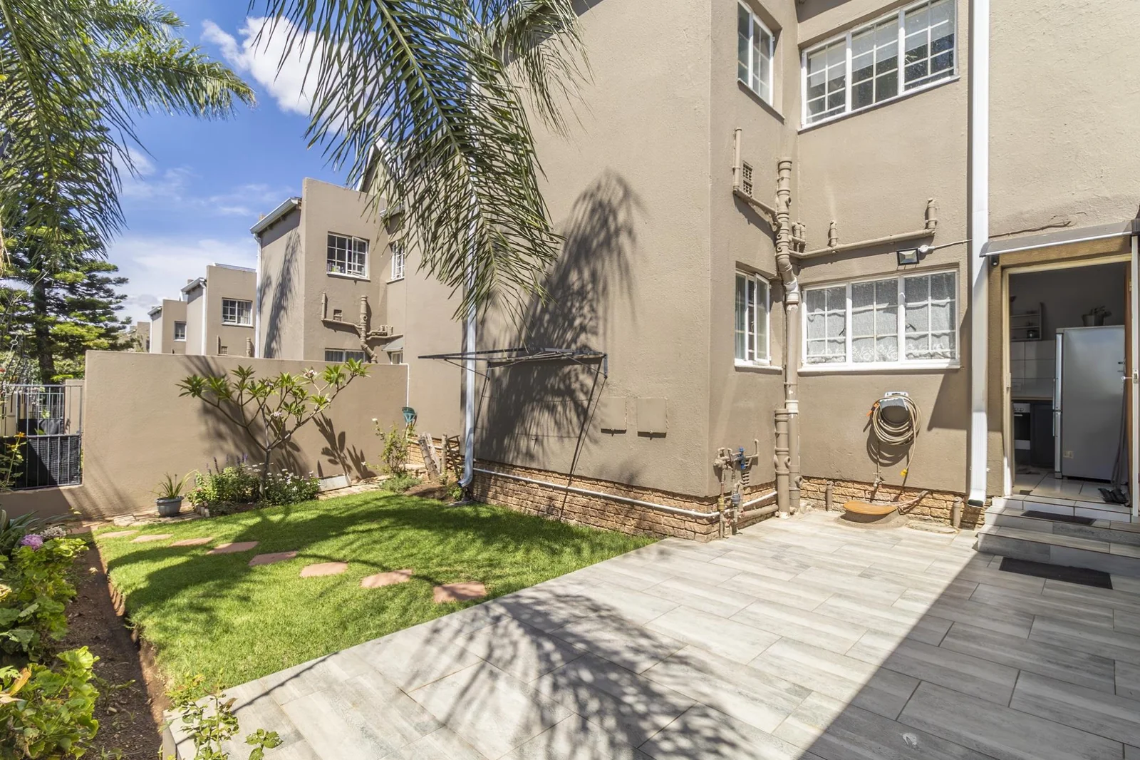 For Sale: 1 Bed, 1 Bath Pet-Friendly Ground Floor Apartment in Radiokop