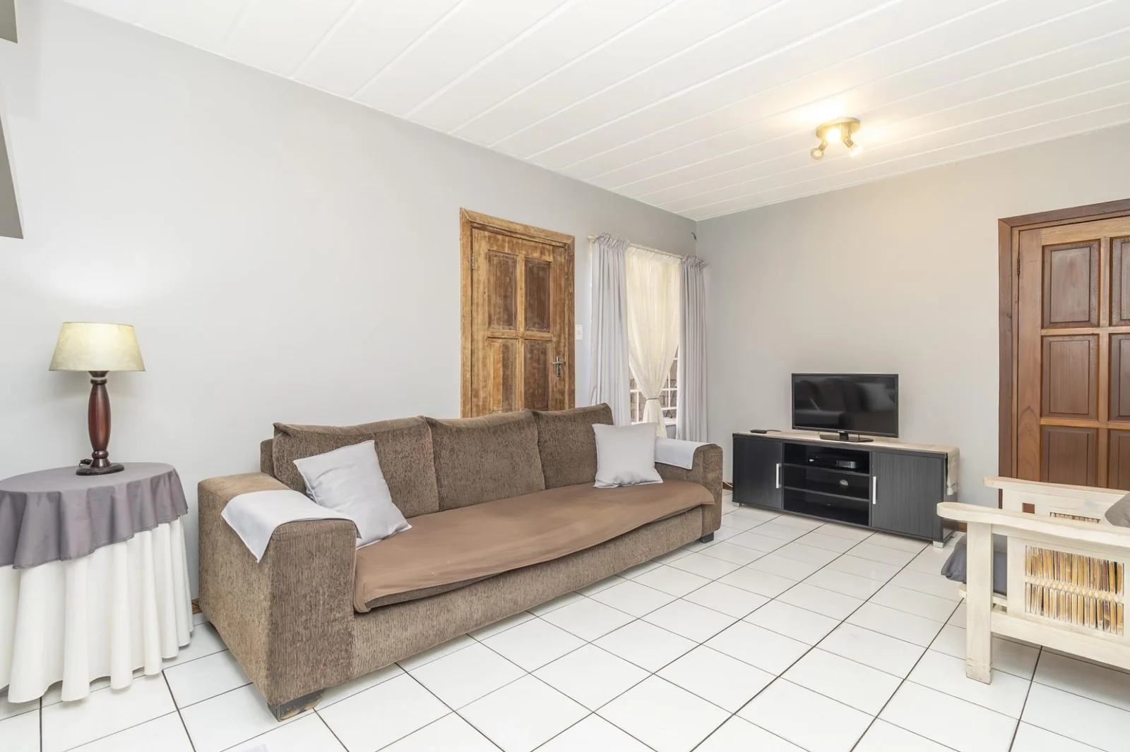 For Sale: 1 Bed, 1 Bath Pet-Friendly Ground Floor Apartment in Radiokop