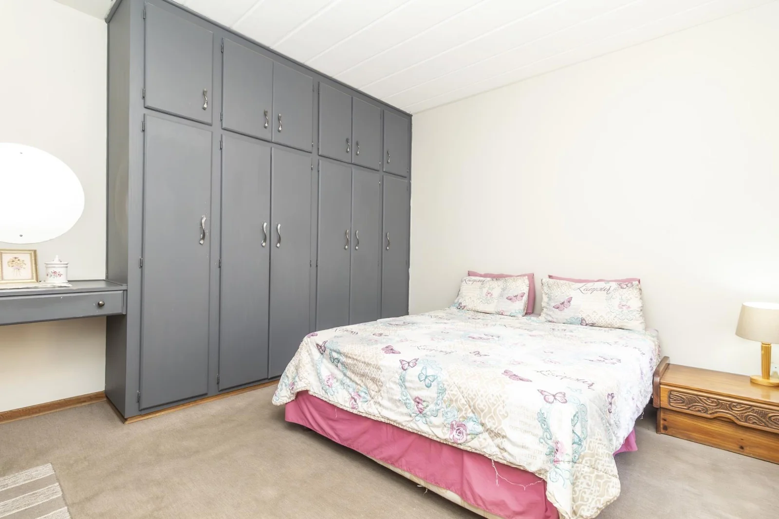 For Sale: 1 Bed, 1 Bath Pet-Friendly Ground Floor Apartment in Radiokop