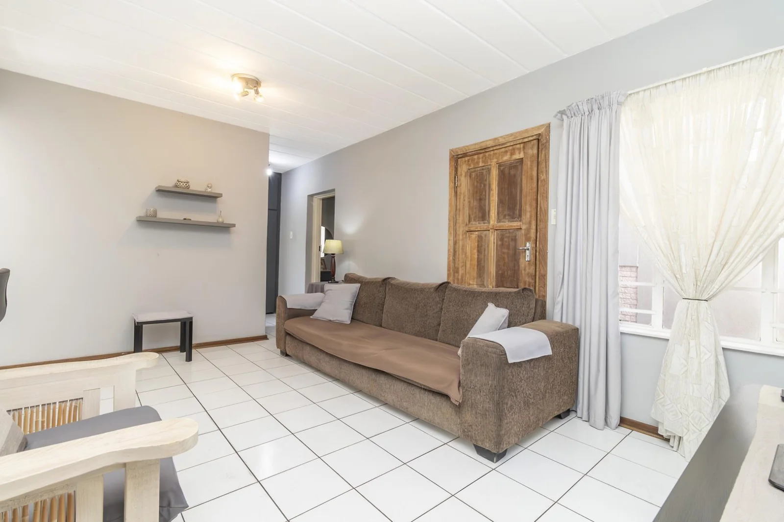 For Sale: 1 Bed, 1 Bath Pet-Friendly Ground Floor Apartment in Radiokop