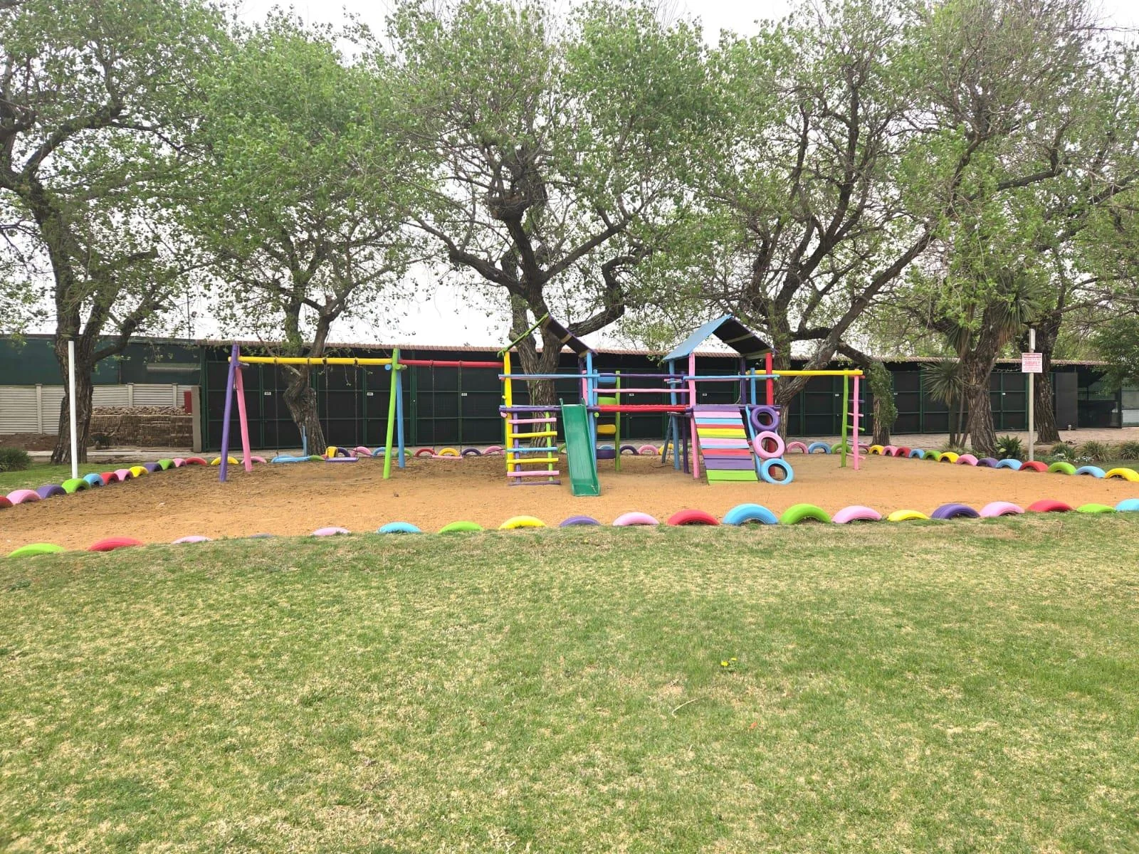 Do not mis this ideal investment ensuring a permanent holiday lifestyle on the Vaal River bend.