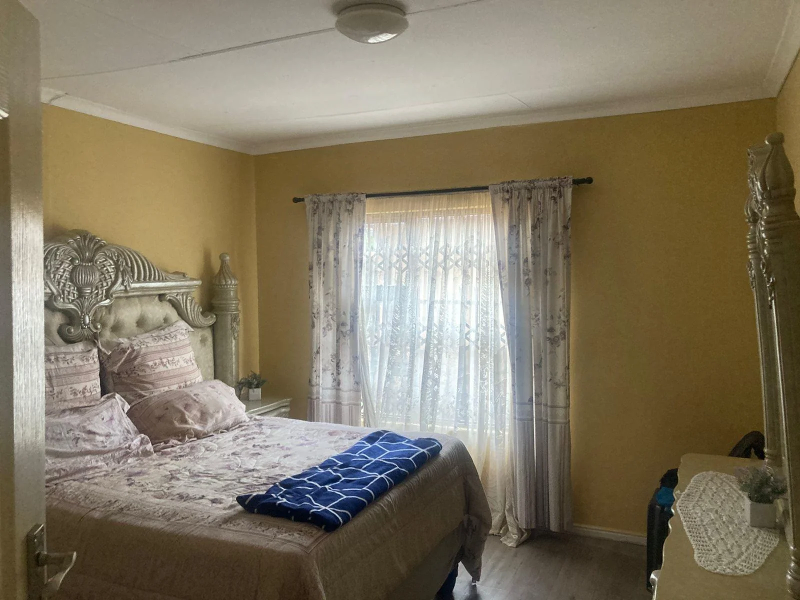 Don't miss out on this 3 bedroom, full house combo