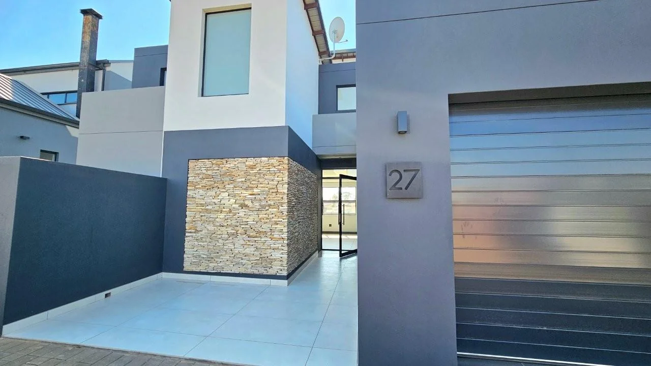 FOUNTAINBROOK  ESTATE !  BRAND NEW LIFESTYLE ESTATE.