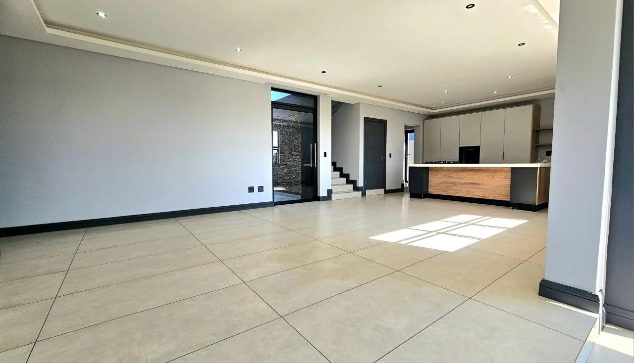 FOUNTAINBROOK  ESTATE !  BRAND NEW LIFESTYLE ESTATE.