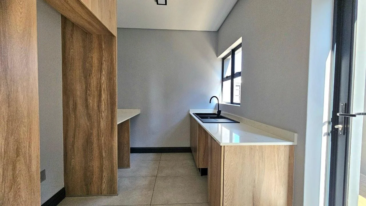 FOUNTAINBROOK  ESTATE !  BRAND NEW LIFESTYLE ESTATE.