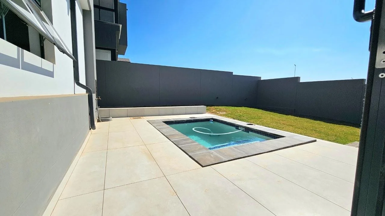 FOUNTAINBROOK  ESTATE !  BRAND NEW LIFESTYLE ESTATE.