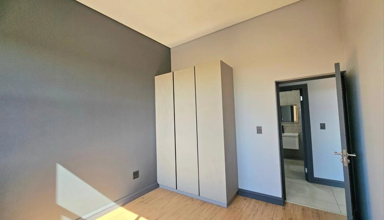 FOUNTAINBROOK  ESTATE !  BRAND NEW LIFESTYLE ESTATE.