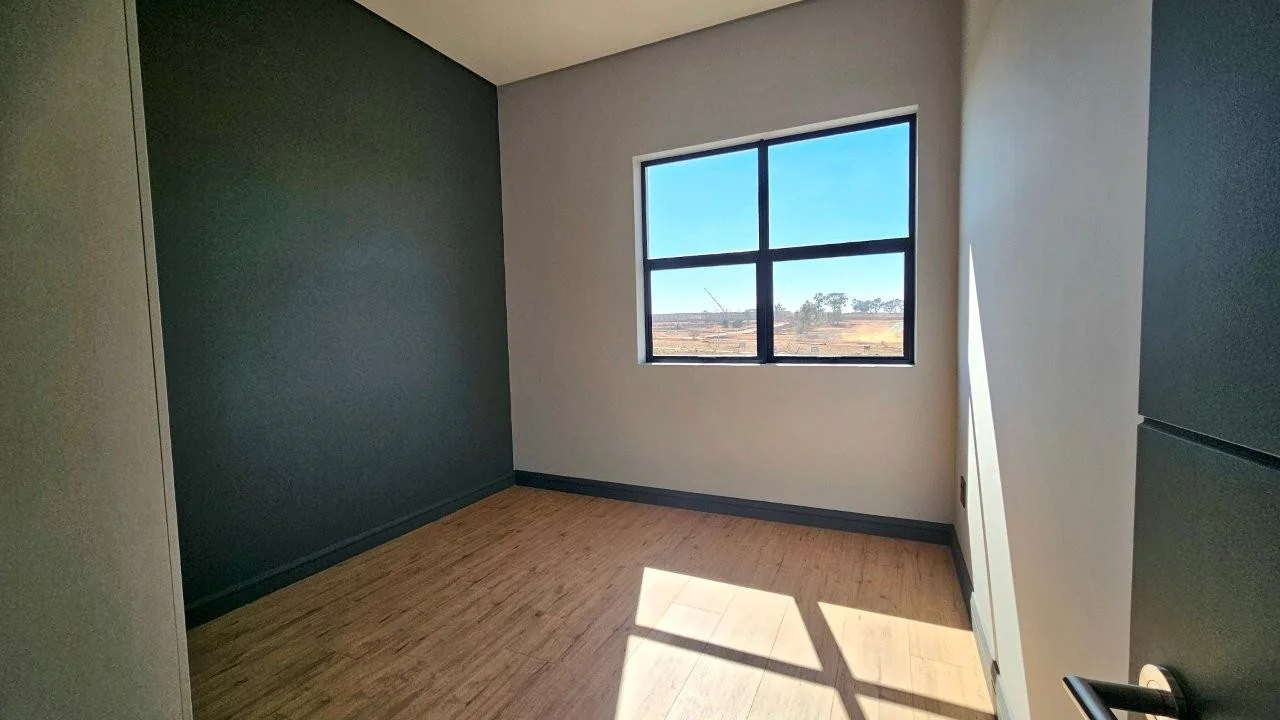 FOUNTAINBROOK  ESTATE !  BRAND NEW LIFESTYLE ESTATE.