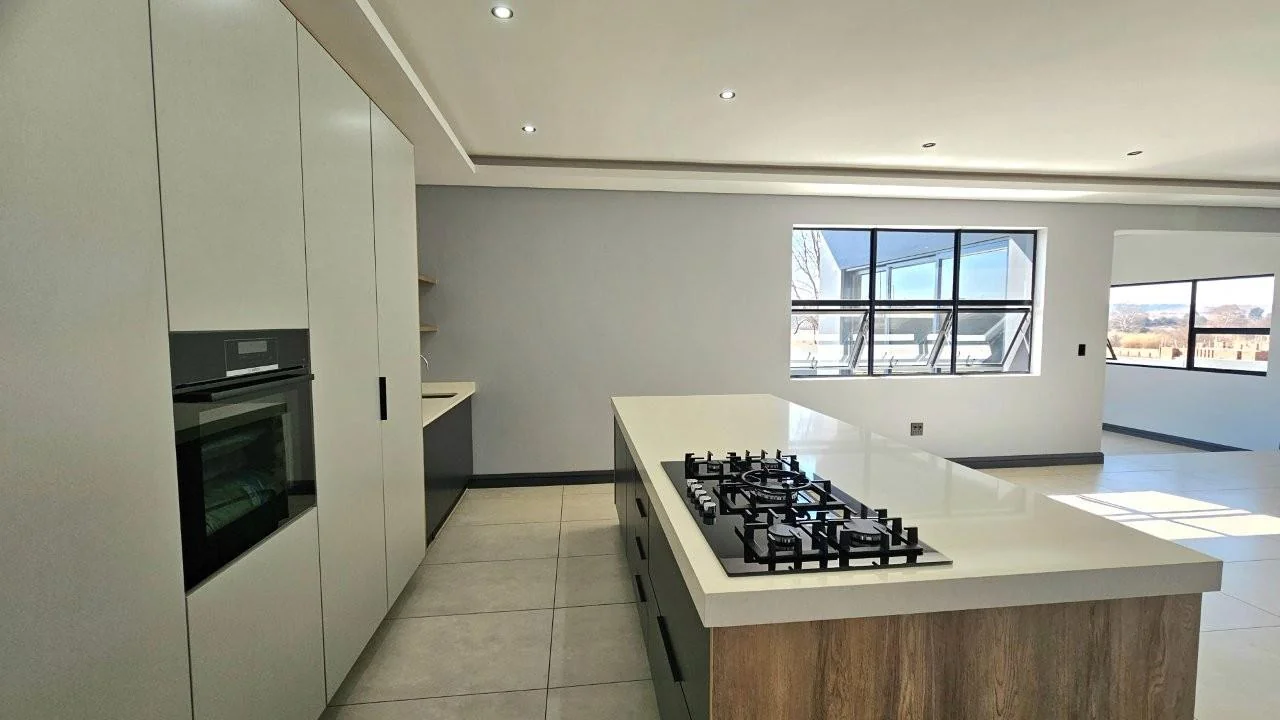 FOUNTAINBROOK  ESTATE !  BRAND NEW LIFESTYLE ESTATE.