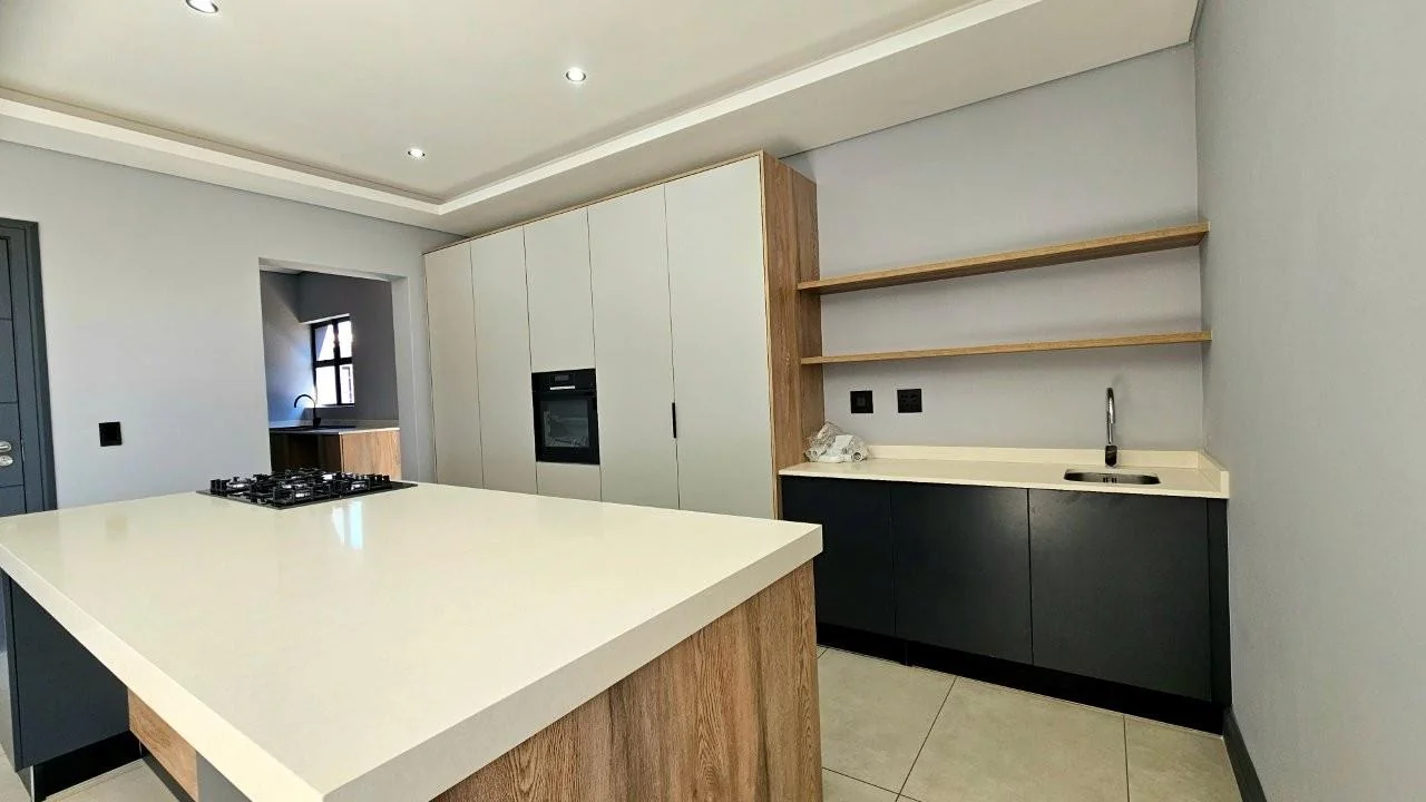 FOUNTAINBROOK  ESTATE !  BRAND NEW LIFESTYLE ESTATE.