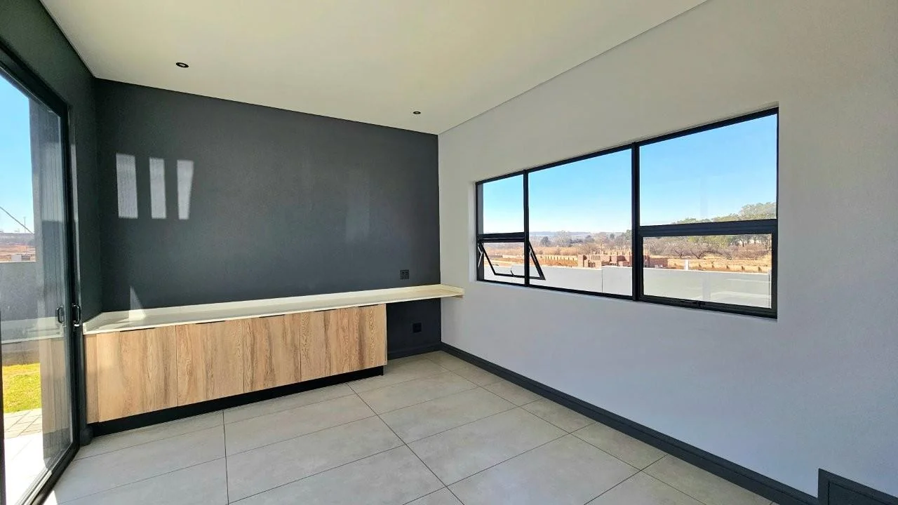 FOUNTAINBROOK  ESTATE !  BRAND NEW LIFESTYLE ESTATE.