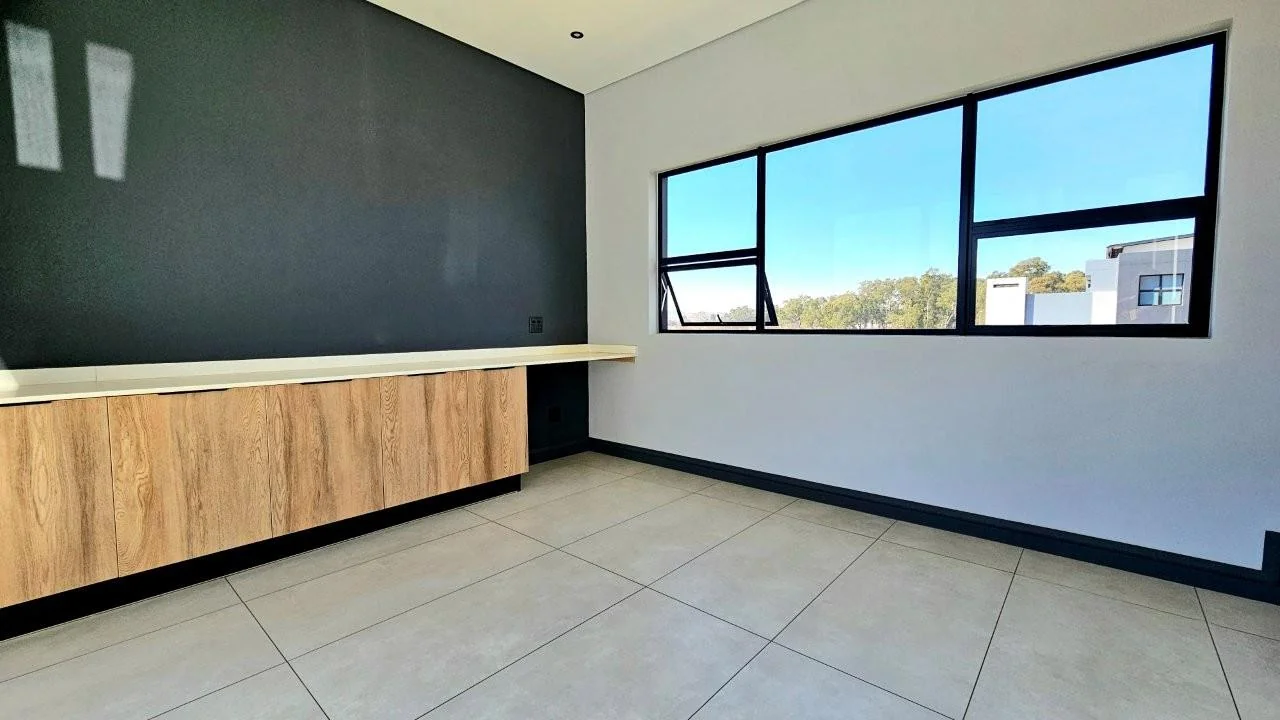 FOUNTAINBROOK  ESTATE !  BRAND NEW LIFESTYLE ESTATE.