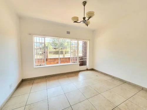 Farrarmere, Benoni