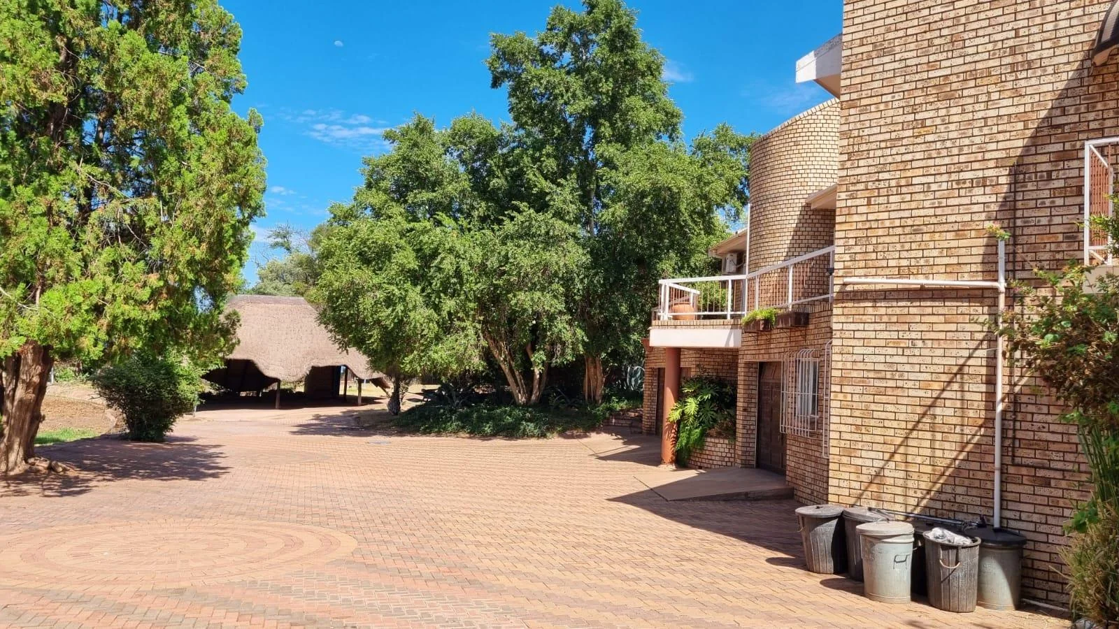 3 Bedroom,2 Bathroom house with a 3 Car garage For Sale in Postmasburg