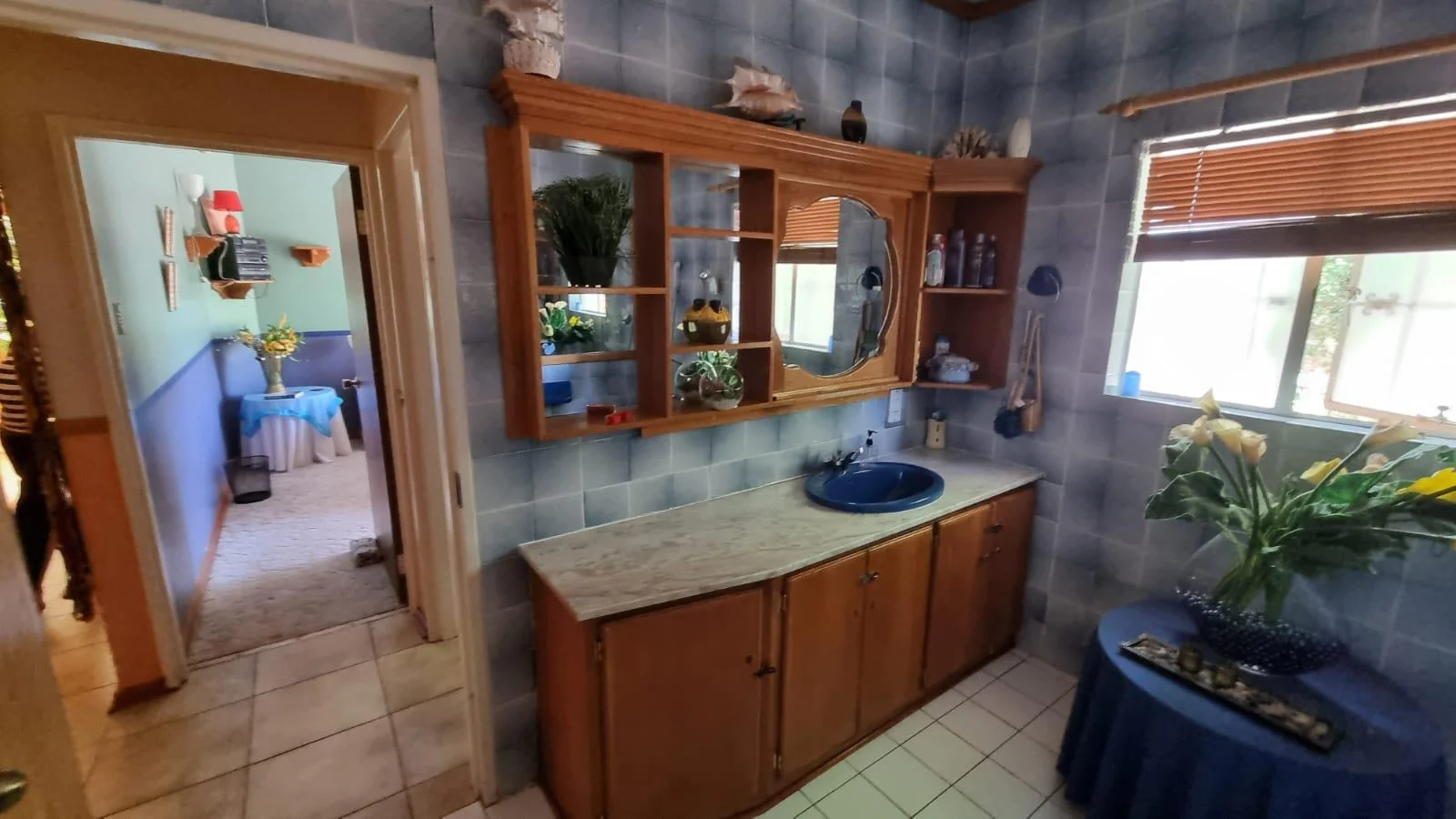 3 Bedroom,2 Bathroom house with a 3 Car garage For Sale in Postmasburg