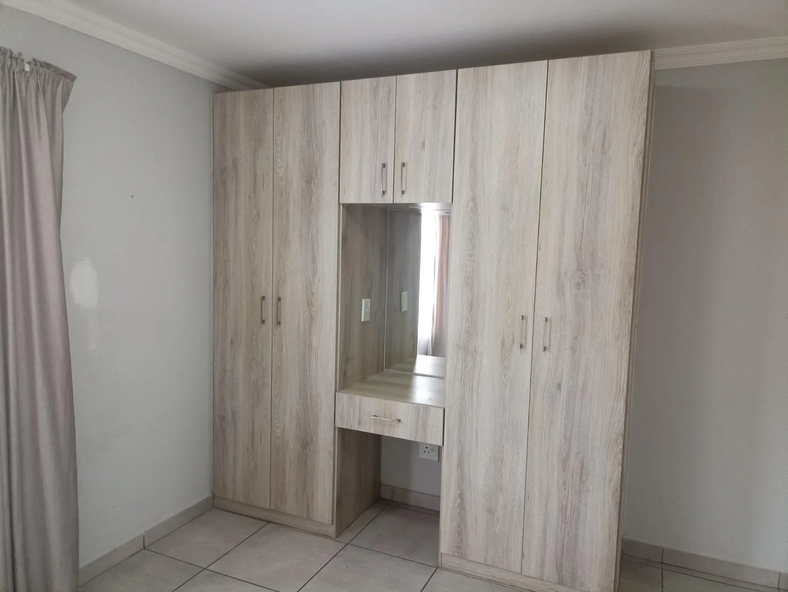 SOLE MANDATE!!<br/><br/>BEAUTIFUL GROUND FLOOR SIMPLEX 4 SALE IN MONTANA!!!!
