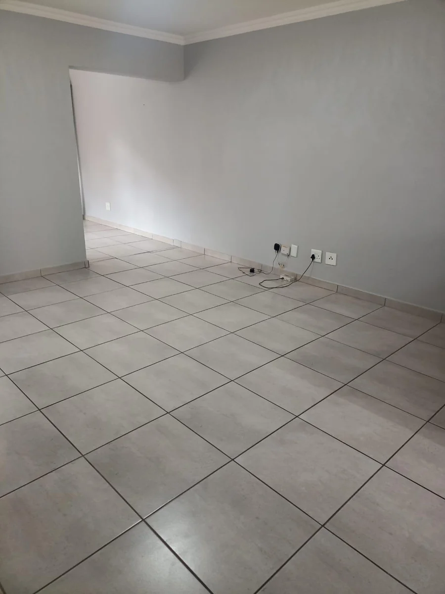 SOLE MANDATE!!<br/><br/>BEAUTIFUL GROUND FLOOR SIMPLEX 4 SALE IN MONTANA!!!!
