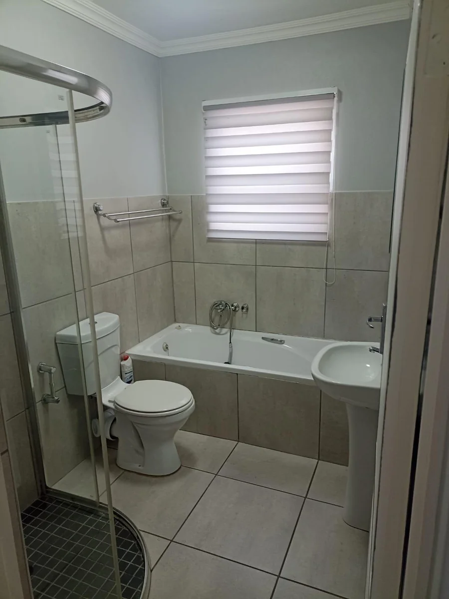 SOLE MANDATE!!<br/><br/>BEAUTIFUL GROUND FLOOR SIMPLEX 4 SALE IN MONTANA!!!!