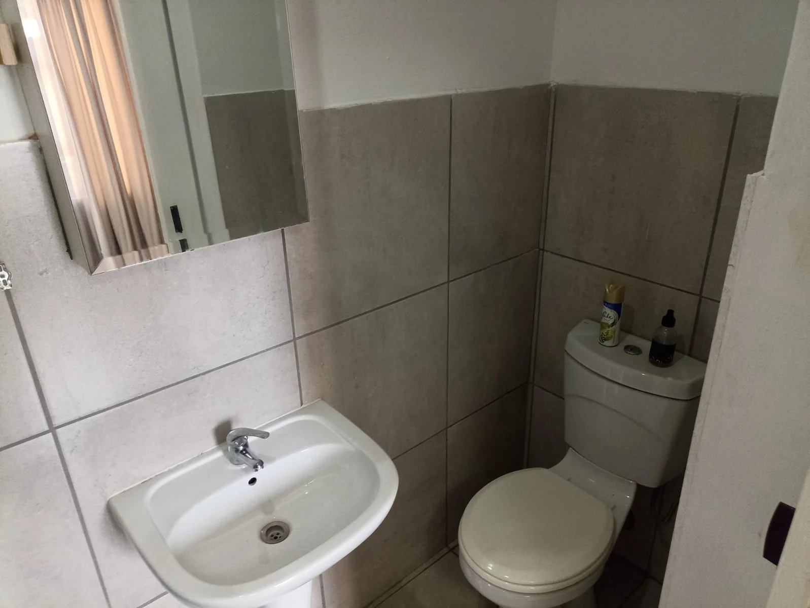 SOLE MANDATE!!<br/><br/>BEAUTIFUL GROUND FLOOR SIMPLEX 4 SALE IN MONTANA!!!!