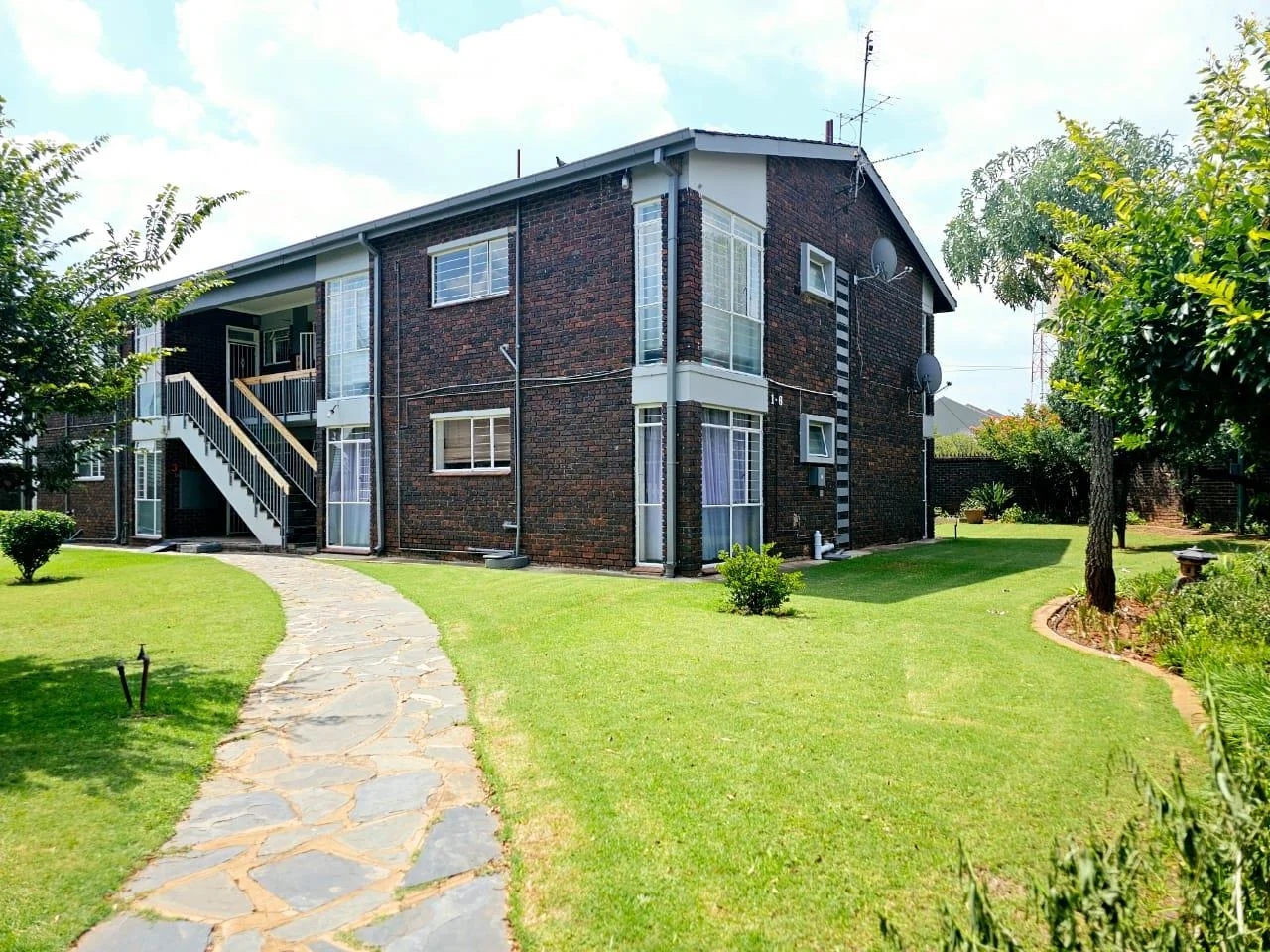 Big & Sunny Flat For Sale!