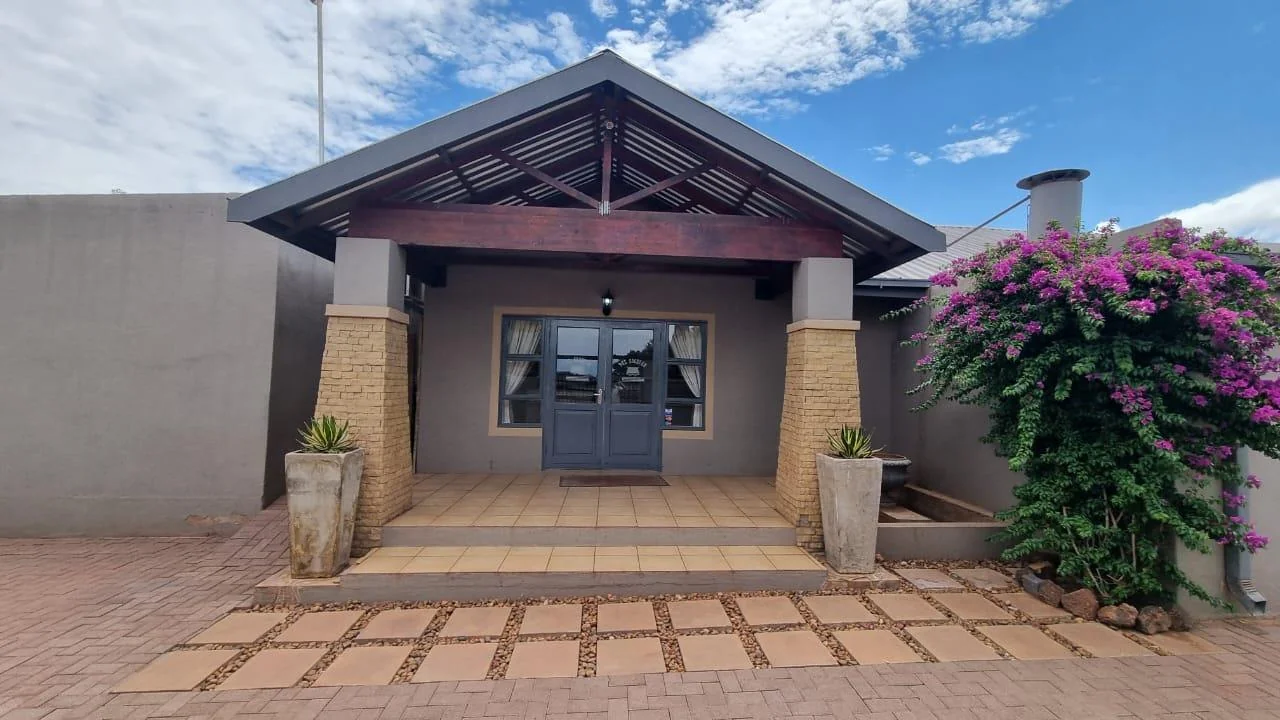 Luxury Guesthouse for sale in Postmasburg.