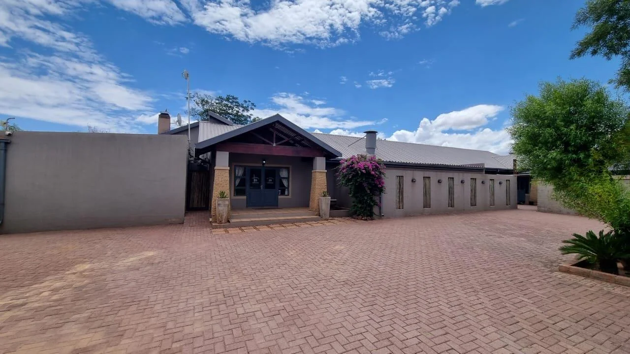 Luxury Guesthouse for sale in Postmasburg.