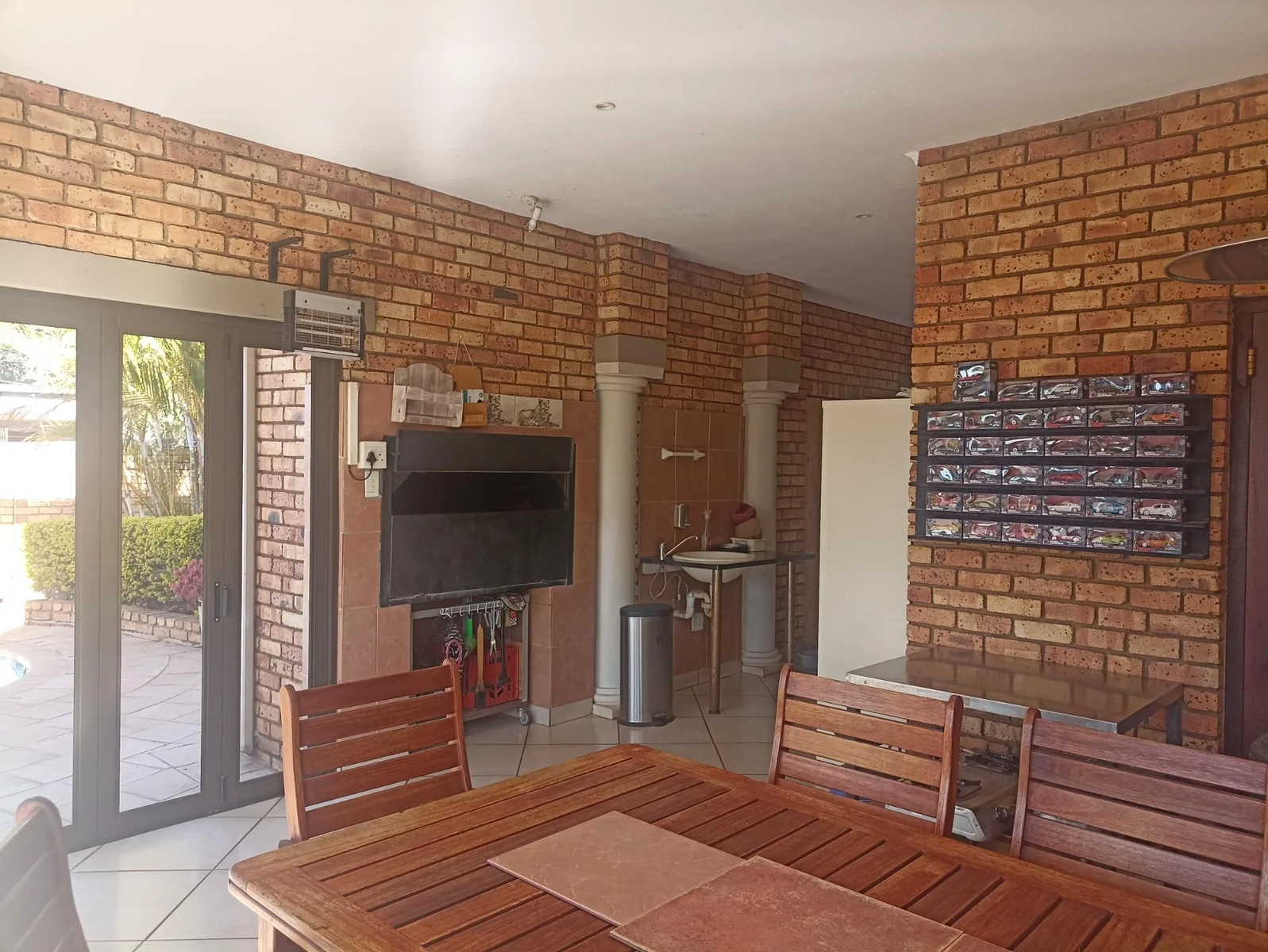 BEAUTIFUL FAMILY HOME TO LET IN MONTANA!!