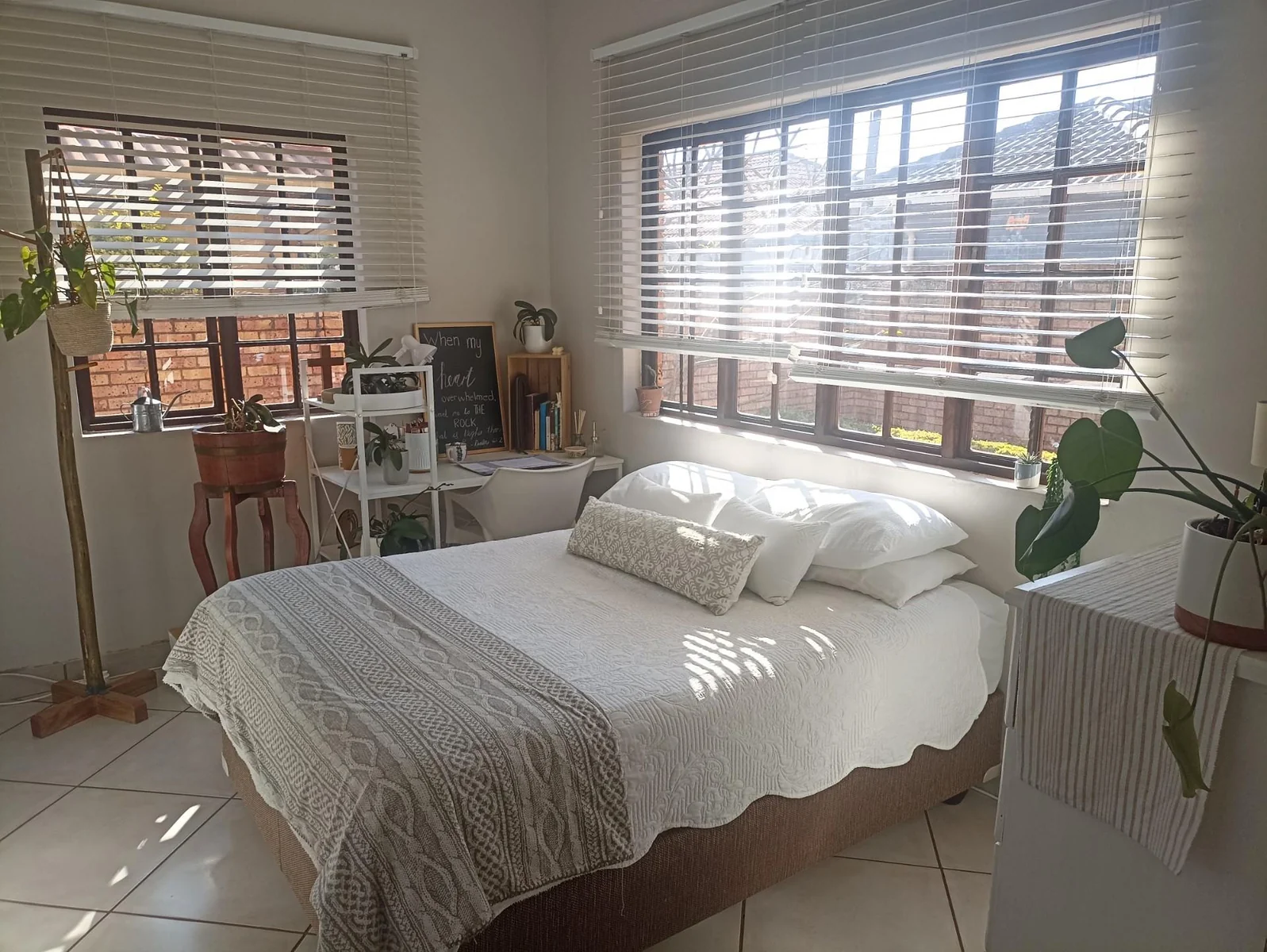 BEAUTIFUL FAMILY HOME TO LET IN MONTANA!!