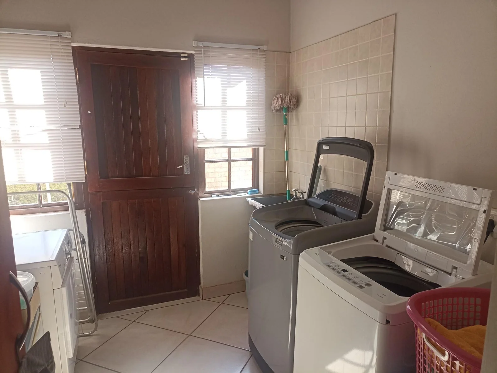 BEAUTIFUL FAMILY HOME TO LET IN MONTANA!!