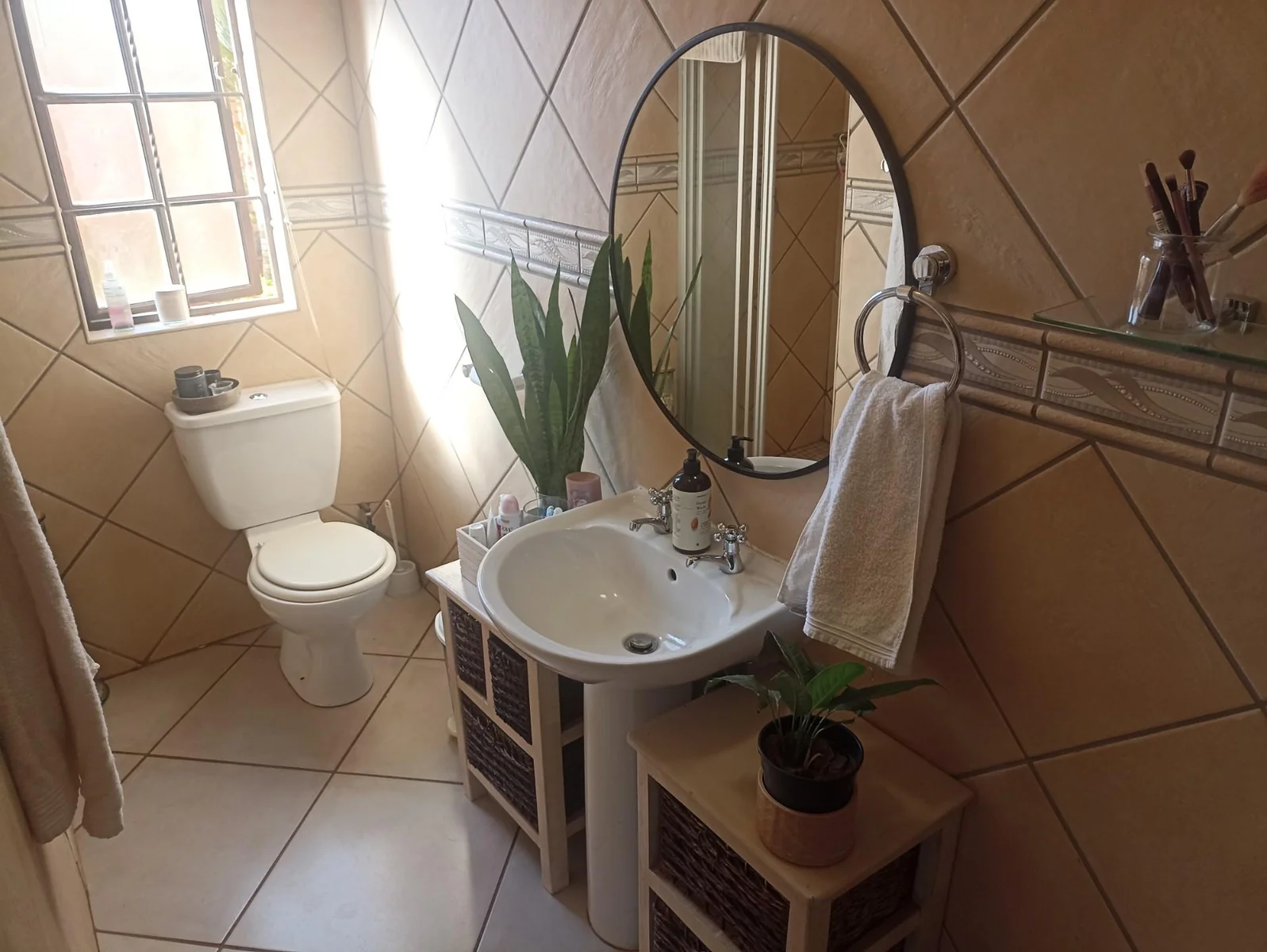 BEAUTIFUL FAMILY HOME TO LET IN MONTANA!!