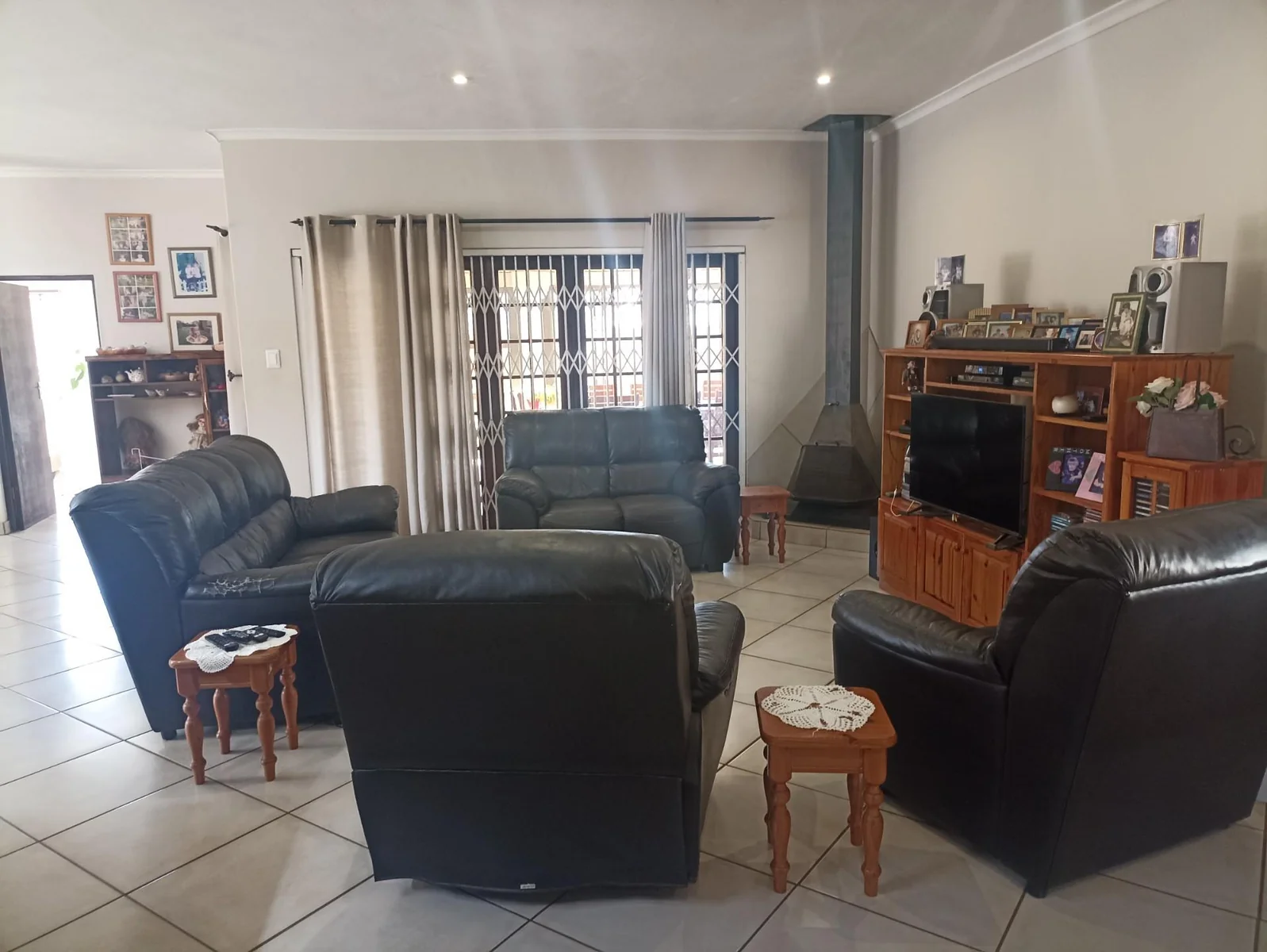 BEAUTIFUL FAMILY HOME TO LET IN MONTANA!!