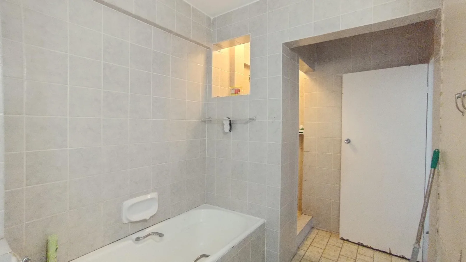 Spacious 3 bedroom apartment in Effluent Location