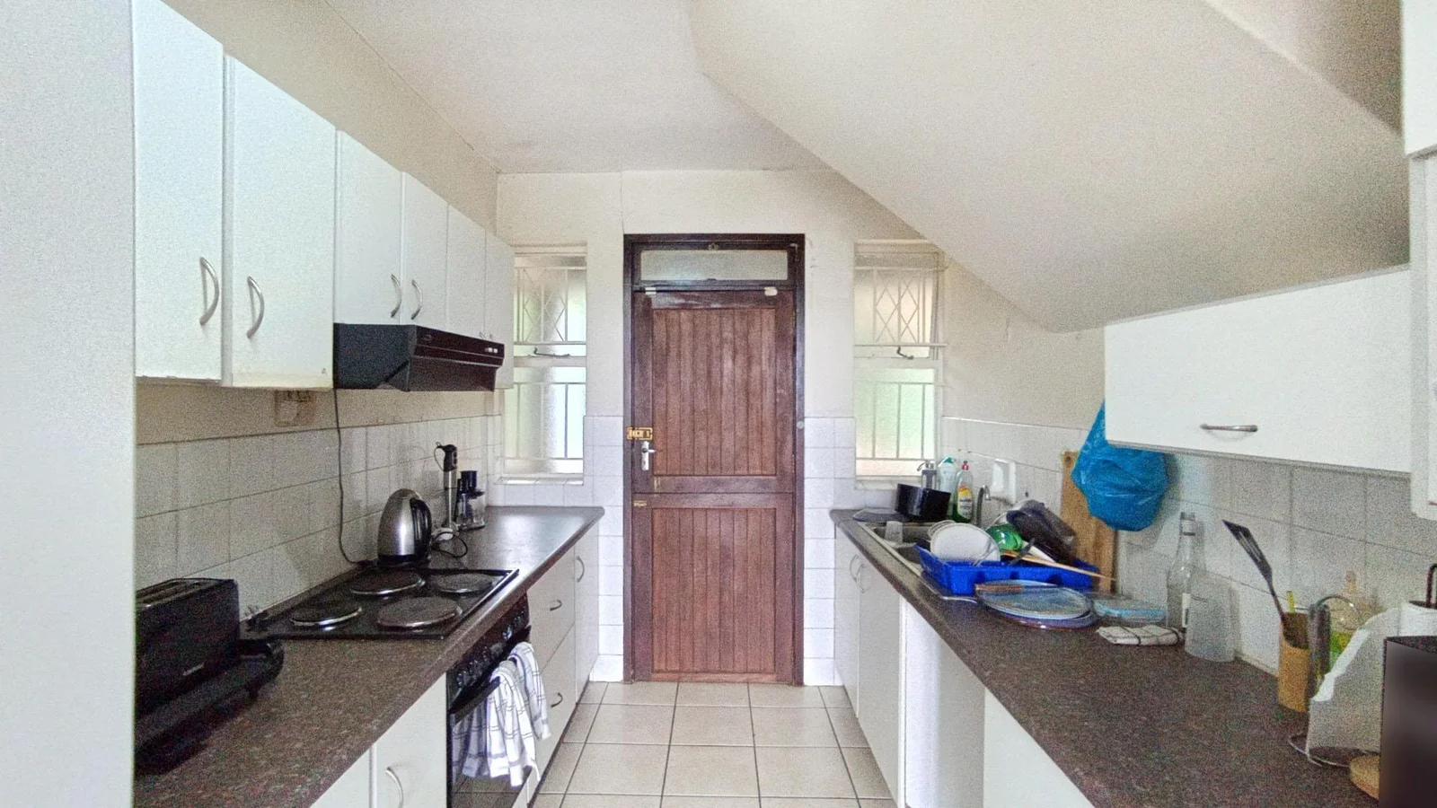 Spacious 3 bedroom apartment in Effluent Location