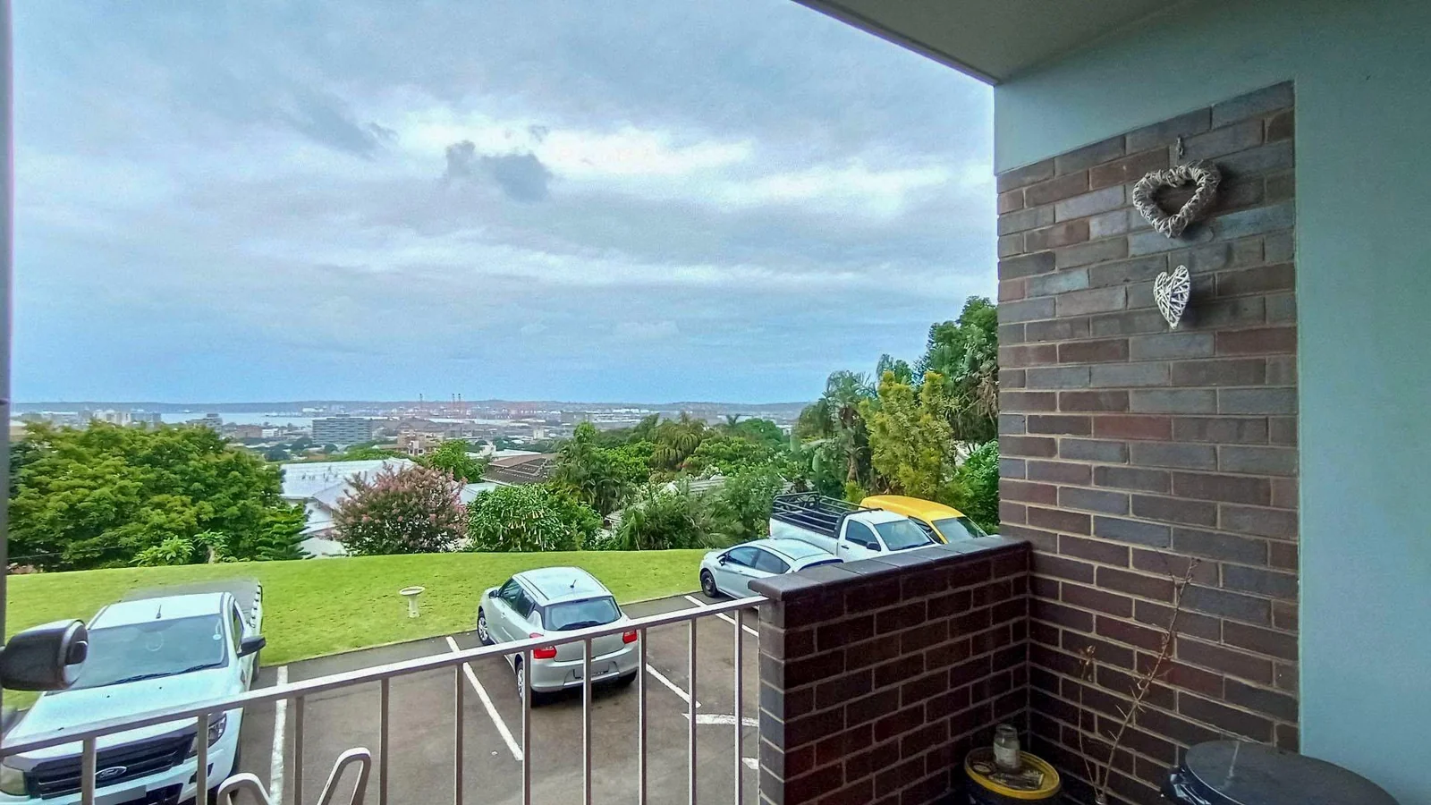 Spacious 3 bedroom apartment in Effluent Location