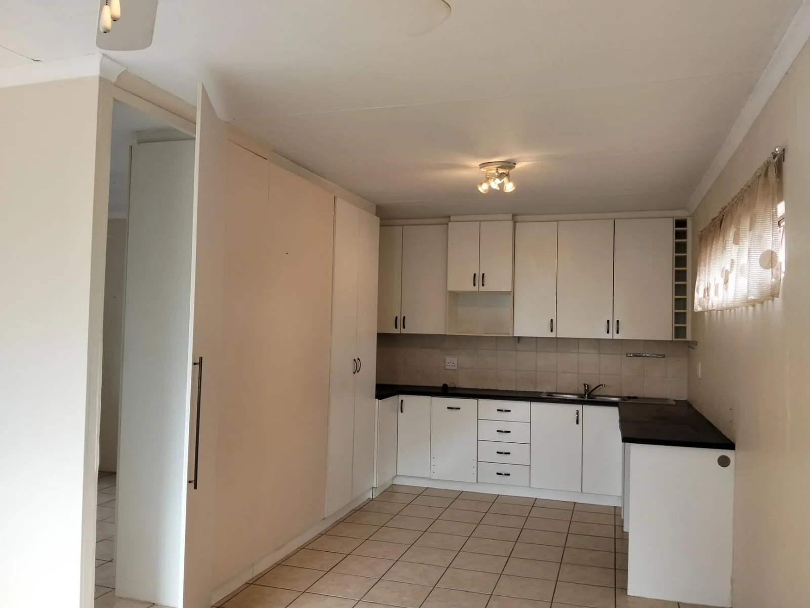 1 Bedroom Flat to Rent in Pellissier