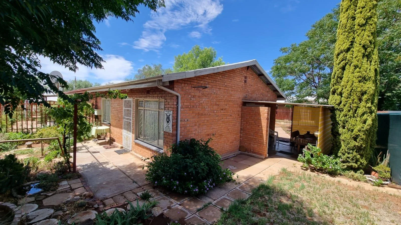 For Sale: 2 Bedroom Townhouse in Olifantshoek<br/>