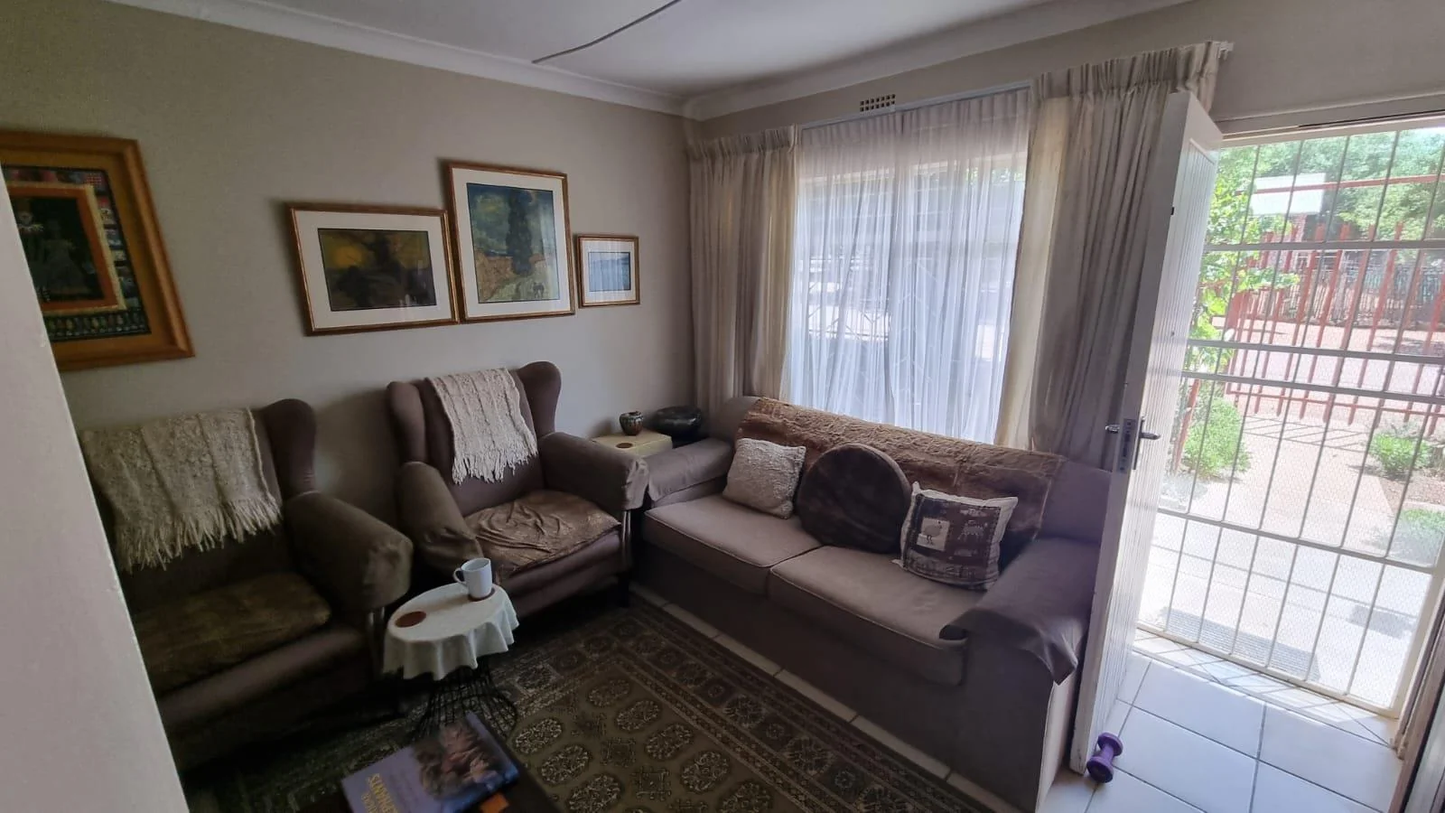 For Sale: 2 Bedroom Townhouse in Olifantshoek<br/>