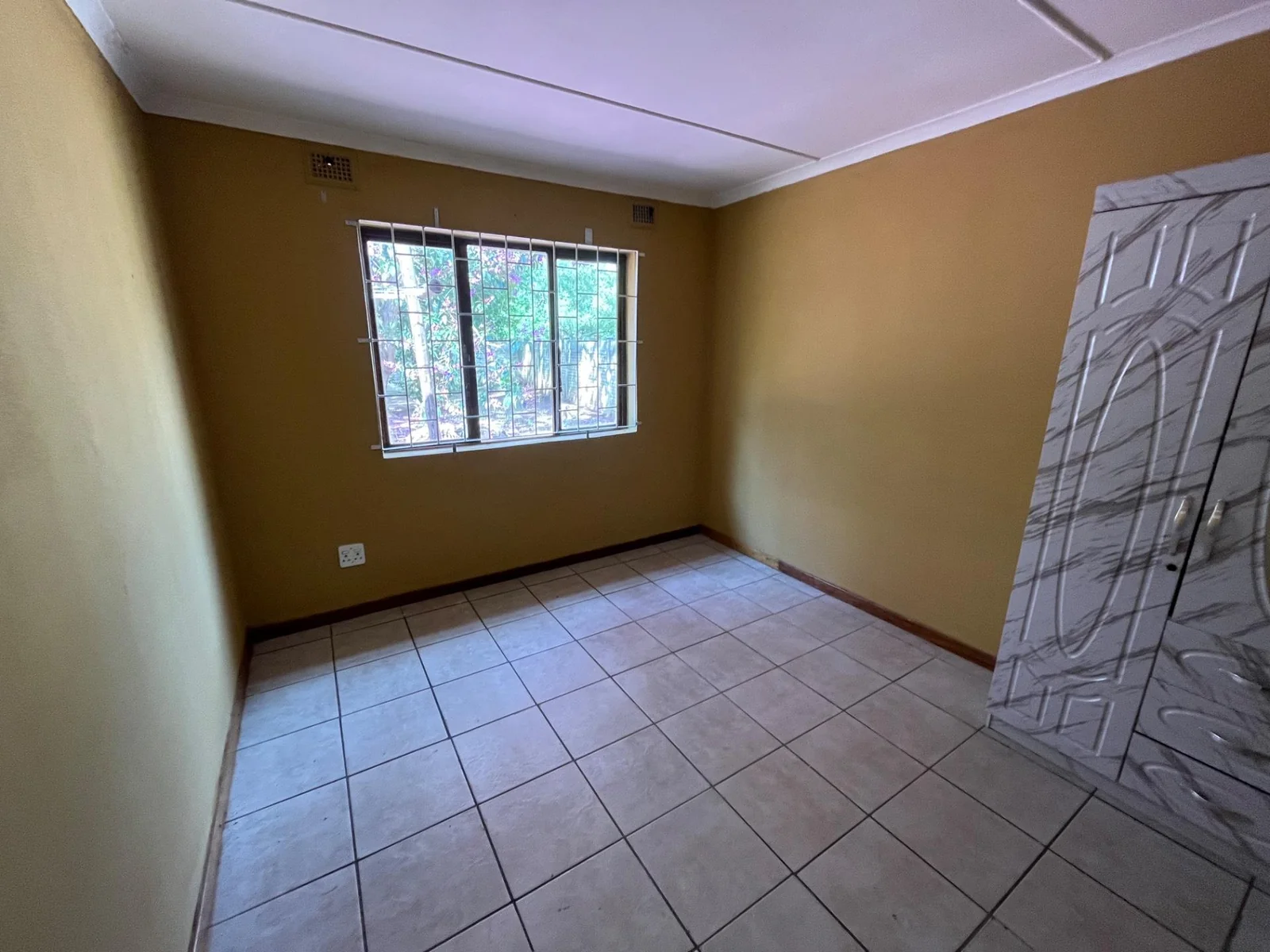 Fixer-Upper with Income Potential in Golfview Park, Kwambonambi.