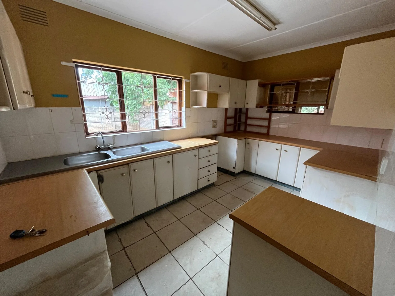 Fixer-Upper with Income Potential in Golfview Park, Kwambonambi.