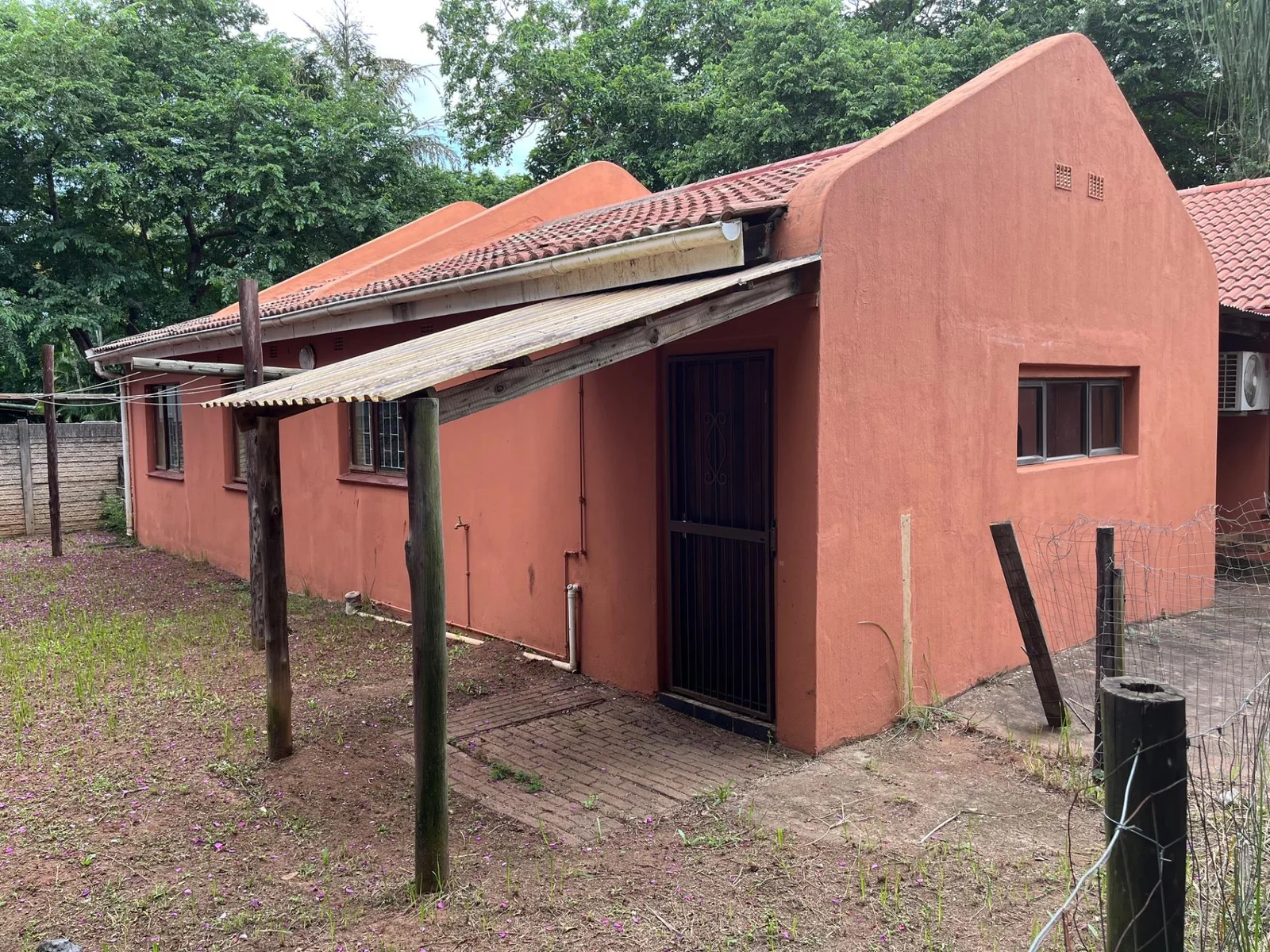 Fixer-Upper with Income Potential in Golfview Park, Kwambonambi.
